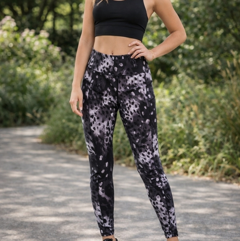 GAIAM Stylish Womens Black and White Patterned Leggings